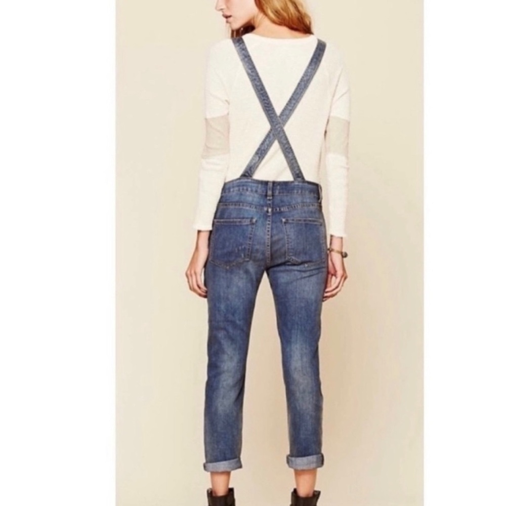 Free People size 27 medium wash overalls with pockets - Picture 2 of 8